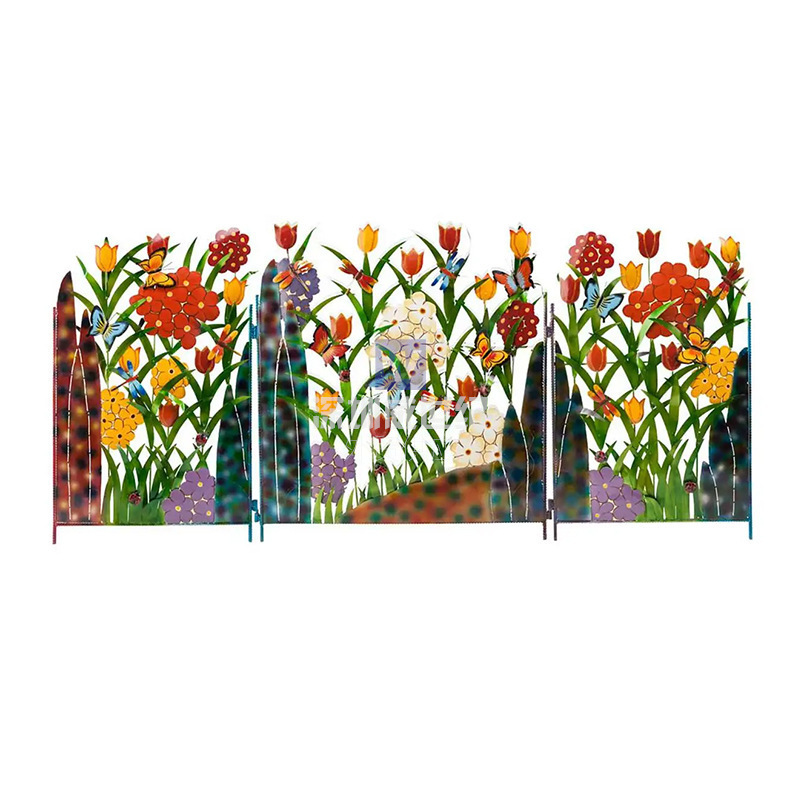 Bunte Gartenzaun Dekoration mit Blumen und Schmetterlingen – Metallzaun für Garten und Terrasse