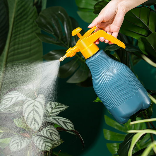 Nordische Sprühflasche mit Druckpumpe – Für Effektive Pflanzenbewässerung