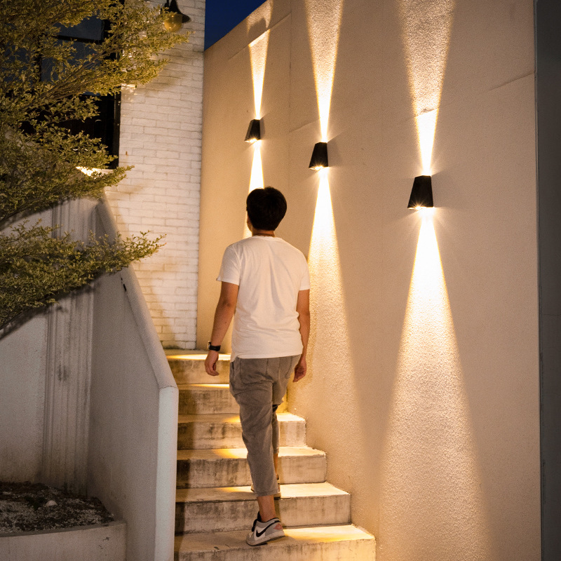 Moderne Led Außenwandleuchte Mit Up Und Down Licht – Wasserdichte Wandlampe Für Hausfassade Und Eingangsbereich
