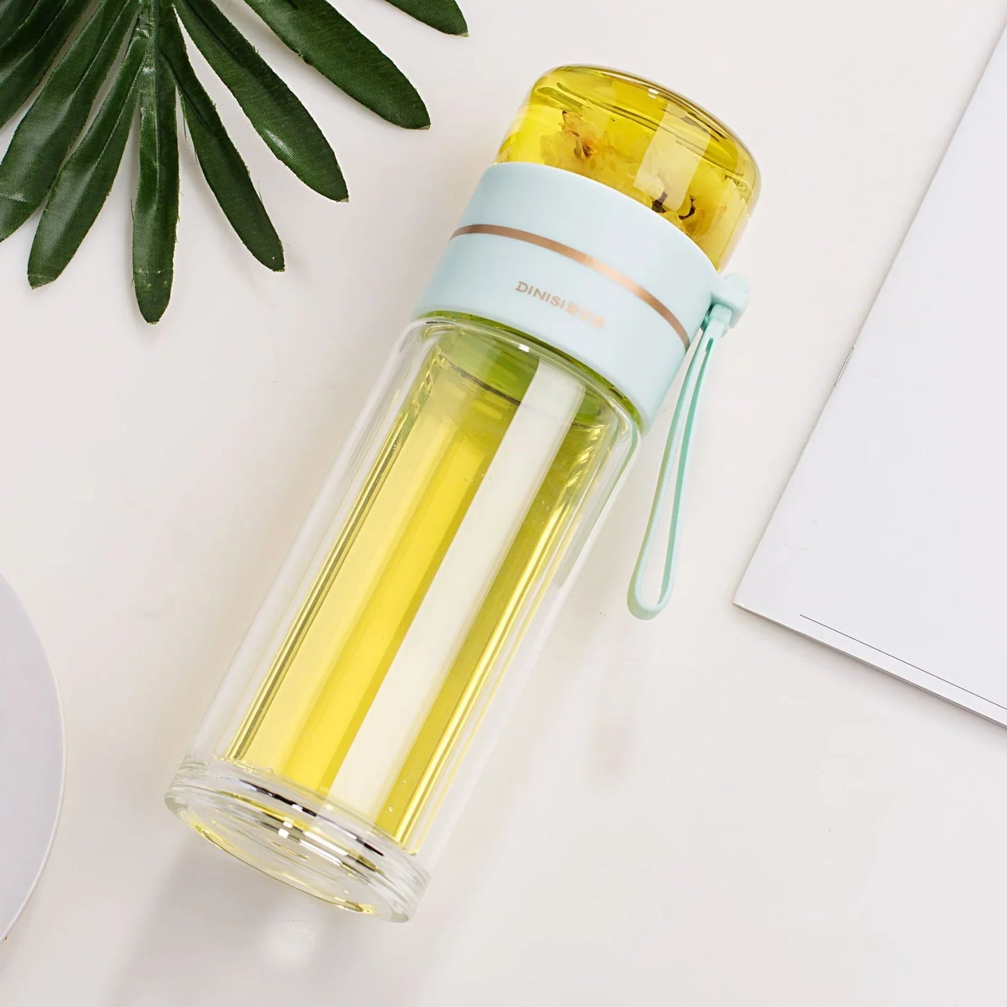 Doppelwandige Glasflasche mit Teesieb und Infuser