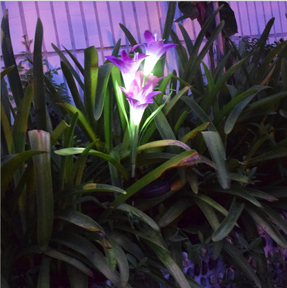 Solar LED Blumenleuchten In Lilienform – Farbwechselnde Gartenlichter Mit Stab für Außenbereiche