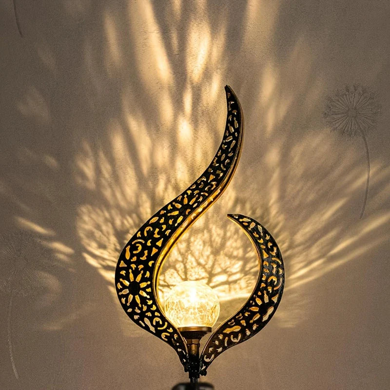 Solar Gartenleuchte aus Metall – Wasserdichtes LED Design in Mond-, Flammen-, Sonnen- oder Sternform