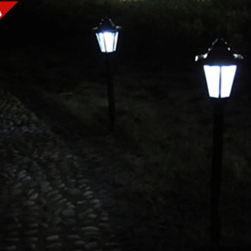 Solar Gartenlaterne Mit LED – Außenbeleuchtung Für Terrasse Und Garten Im Klassischen Lampen-design