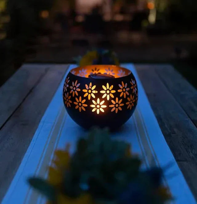 Blumenmuster Kerzenlampe – Dekorative LED Tischlampe für Stilvolle Beleuchtung