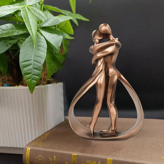 Moderne Liebespaar Skulptur – Symbol der Verbundenheit