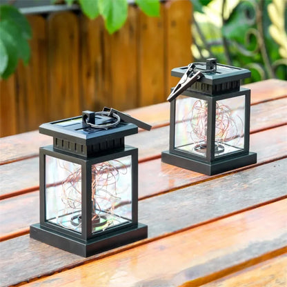 Solar LED Laterne mit Drahtlichtern – Dekorative Gartenlampe für Außenbereich und Terrasse