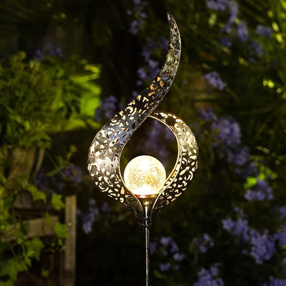 Solar Gartenleuchte aus Metall – Wasserdichtes LED Design in Mond-, Flammen-, Sonnen- oder Sternform